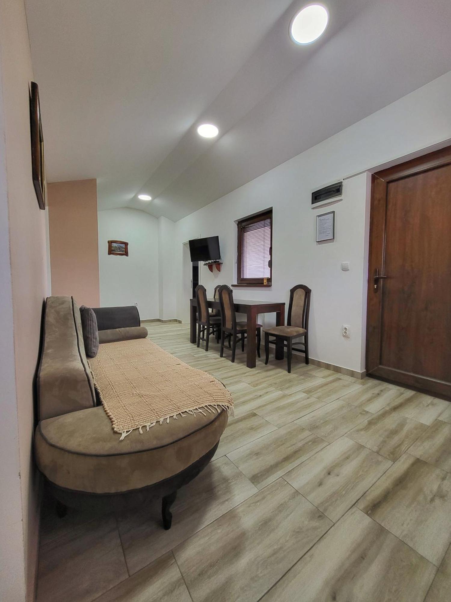 Apartmani Tarsko Jezero Zaovine Exterior photo